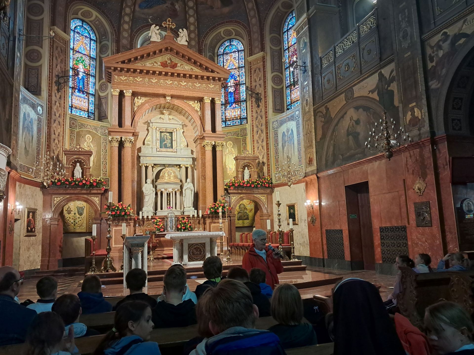 Ministranci, bielanki i lektorzy pielgrzymują do Matki Bożej Piekarskiej